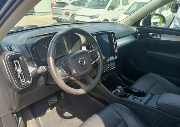 Volvo XC 40 cena 118900 przebieg: 46497, rok produkcji 2019 z Rzeszów małe 352